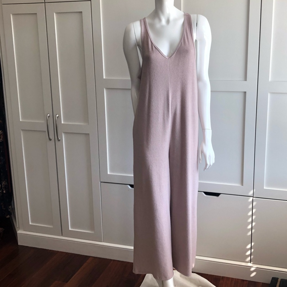Mauve sleeveless v-neck flowy wide-leg jumpsuit